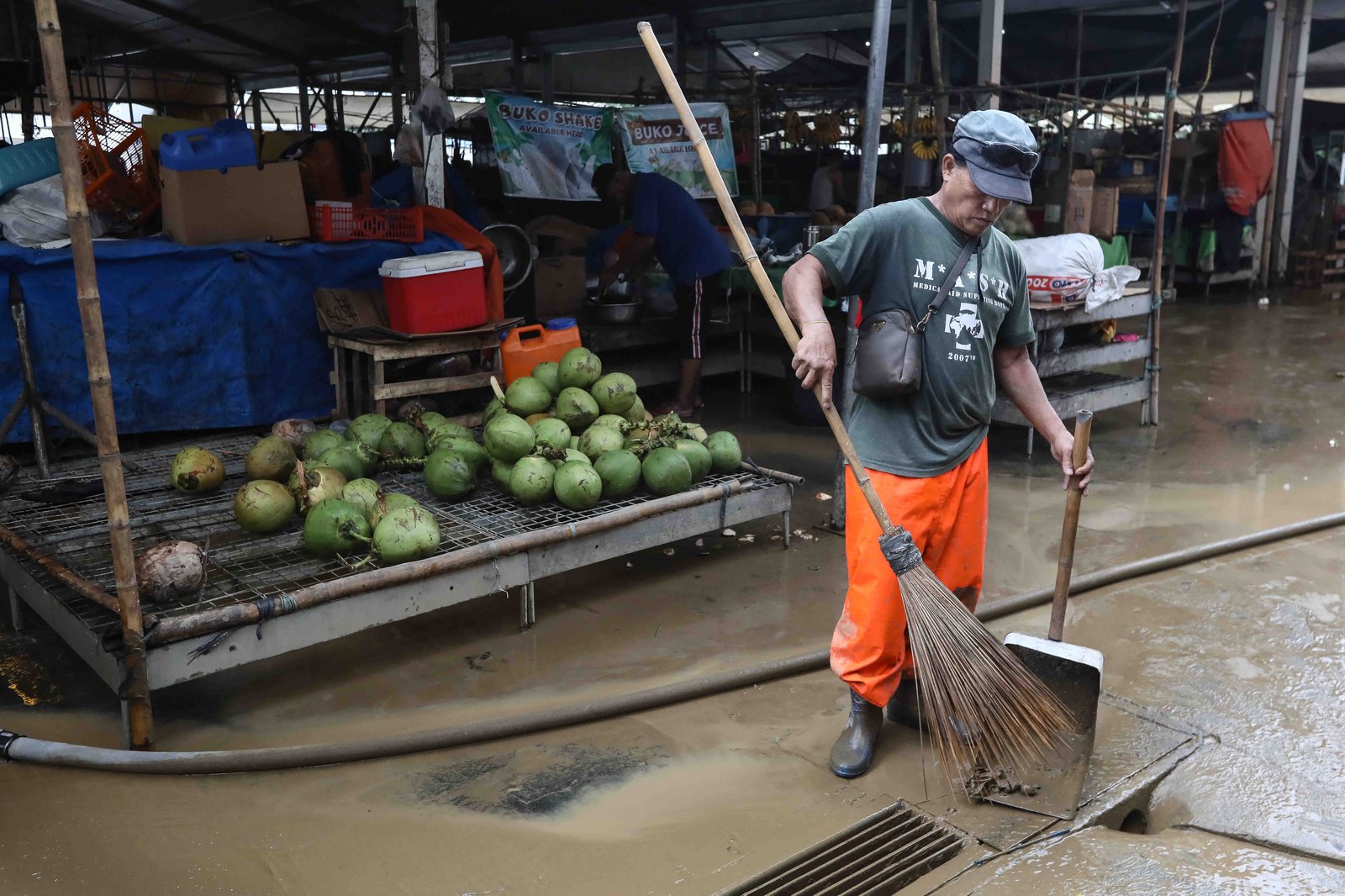 Scenes in Marikina City as Tullahan River overflows, reaching up to 18.5 meters at 1AM on Sunday, 30 August, 2026.| Aram Lascano