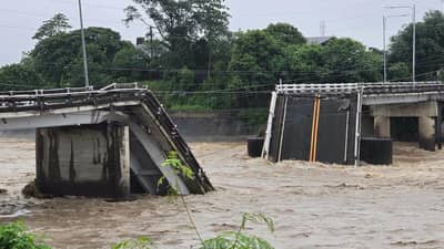 SEARCH and rescue operations continue for four people who remain missing after a Toyota Avanza was swept away when the Agana Bridge collapsed on 29 August.