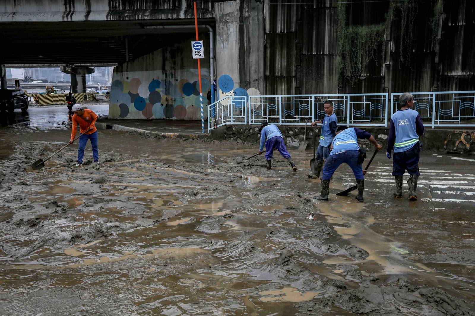 Scenes in Marikina City as Tullahan River overflows, reaching up to 18.5 meters at 1AM on Sunday, 30 August, 2026.| Aram Lascano
