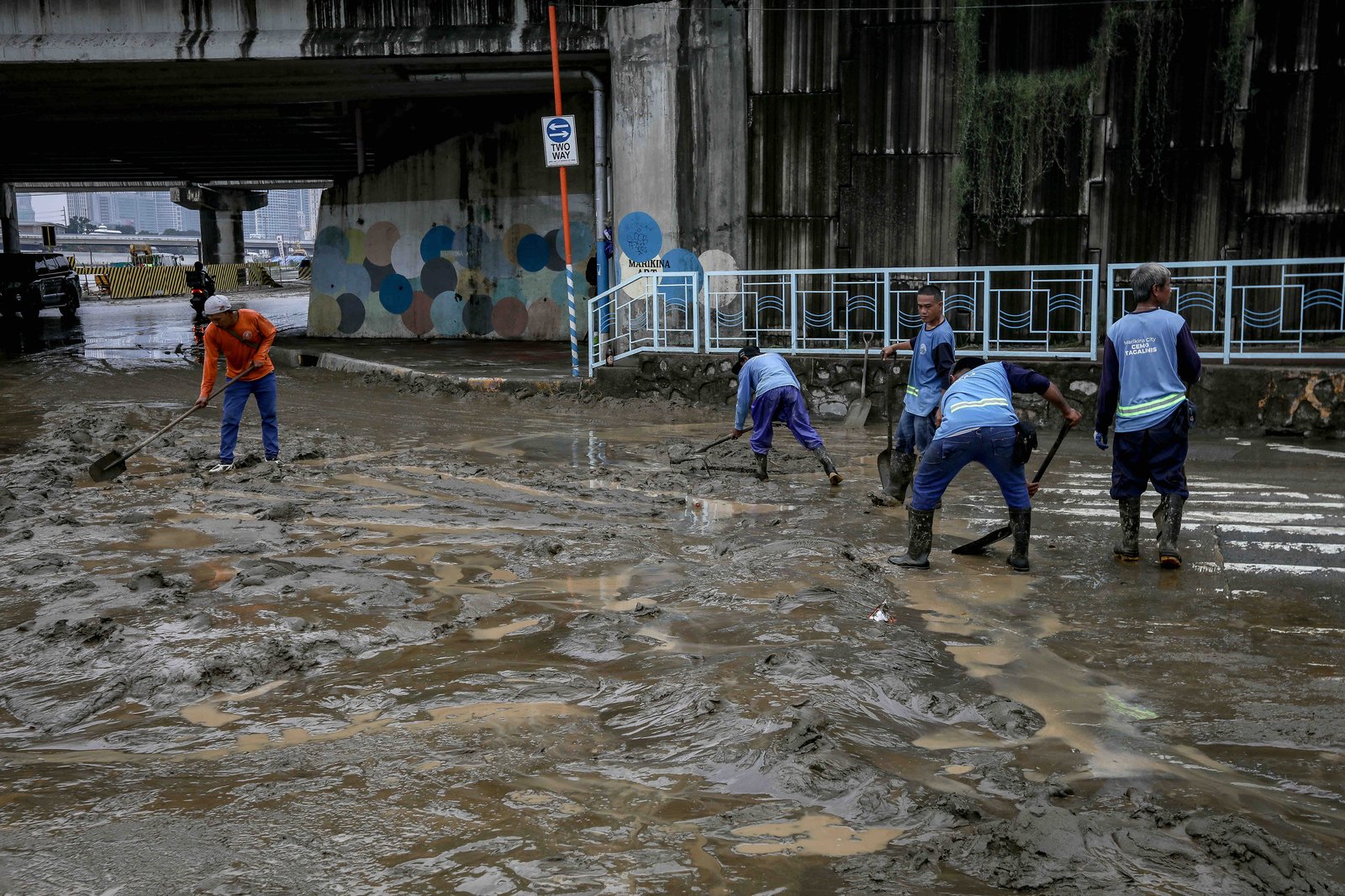Scenes in Marikina City as Tullahan River overflows, reaching up to 18.5 meters at 1AM on Sunday, 30 August, 2026.| Aram Lascano