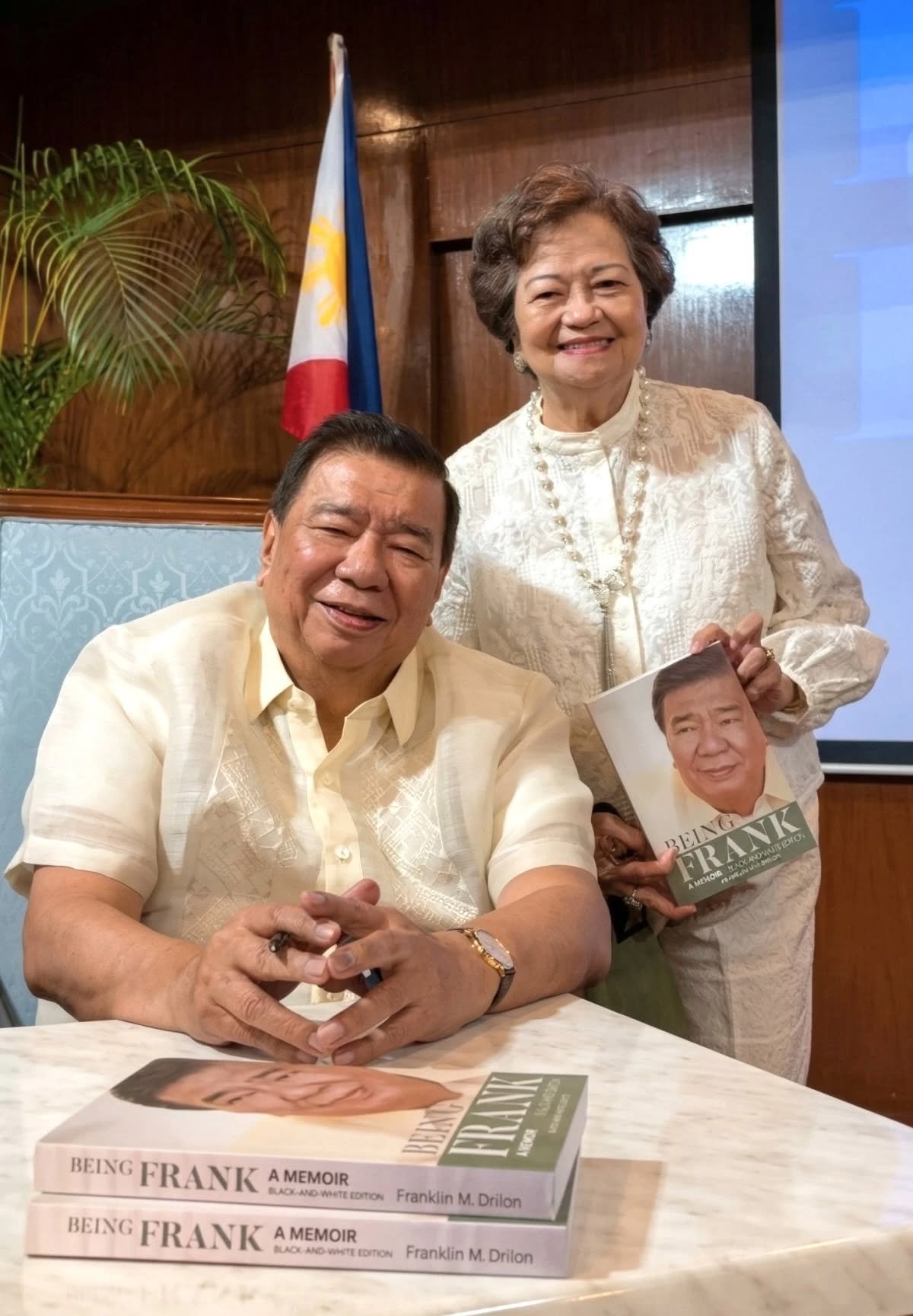 For all to remember During the mini launch of his memoir Being Frank, at the UP College of Law’s Alumni Weekend, Senator Franklin Drilon (left) personally handed a copy to former Chief Justice Teresita Leonardo-De Castro. The University of the Philippines Law Alumni Foundation co-published the memoir. Drilon donated all proceeds from book sales during the event to the foundation