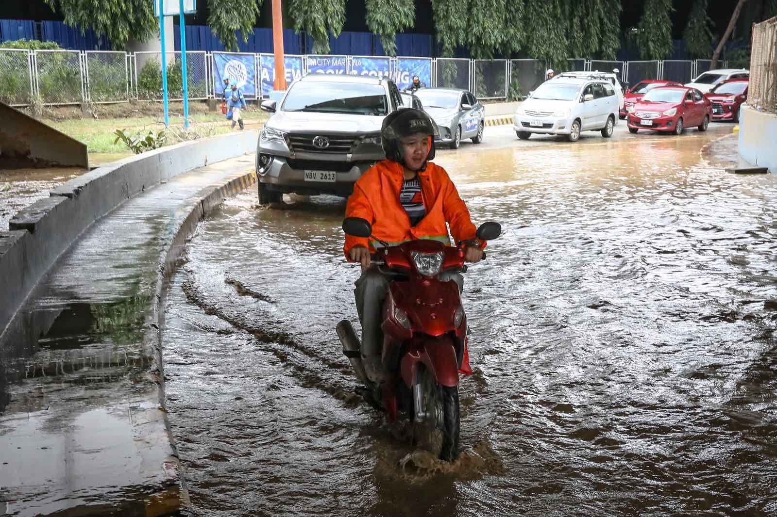 Scenes in Marikina City as Tullahan River overflows, reaching up to 18.5 meters at 1AM on Sunday, 30 August, 2026.| Aram Lascano