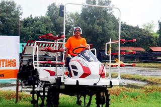 Villar Foundation, PhilMech launch free training on mechanized rice farming