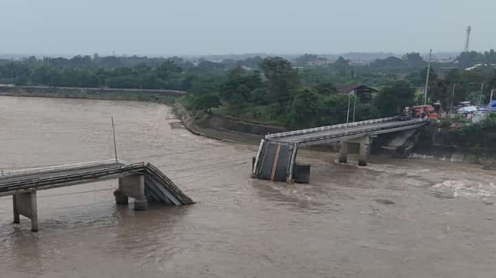 PNP reinforces safety directives after bridge collapses in Tarlac City amid heavy rains