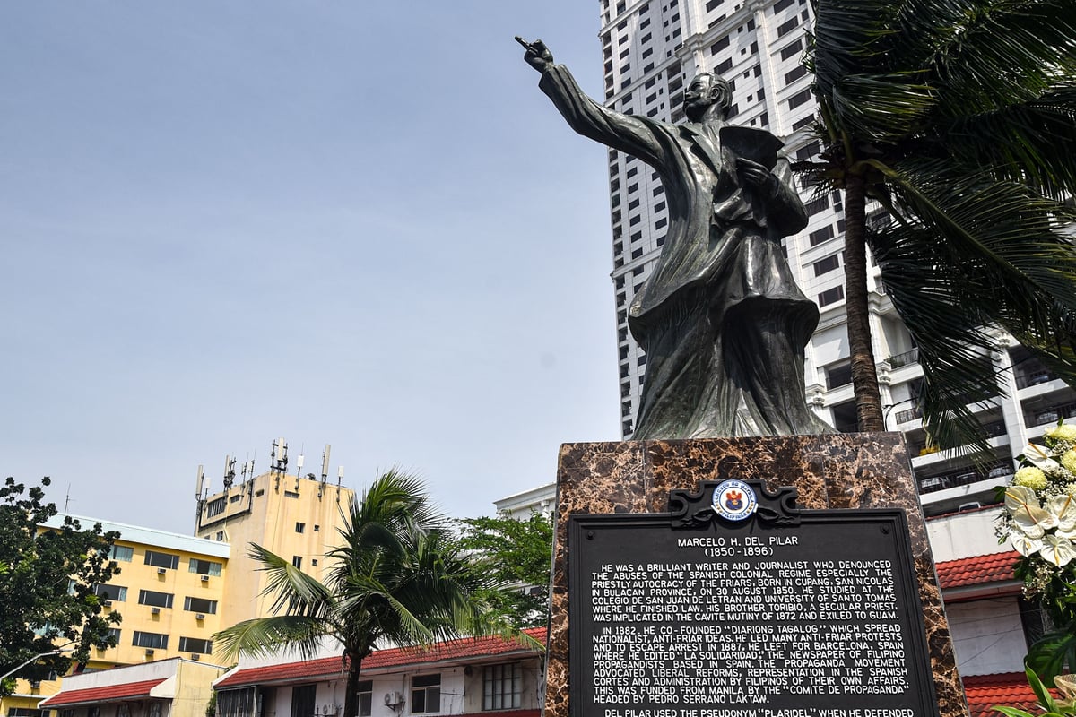 Marcelo Del Pilar's Monument