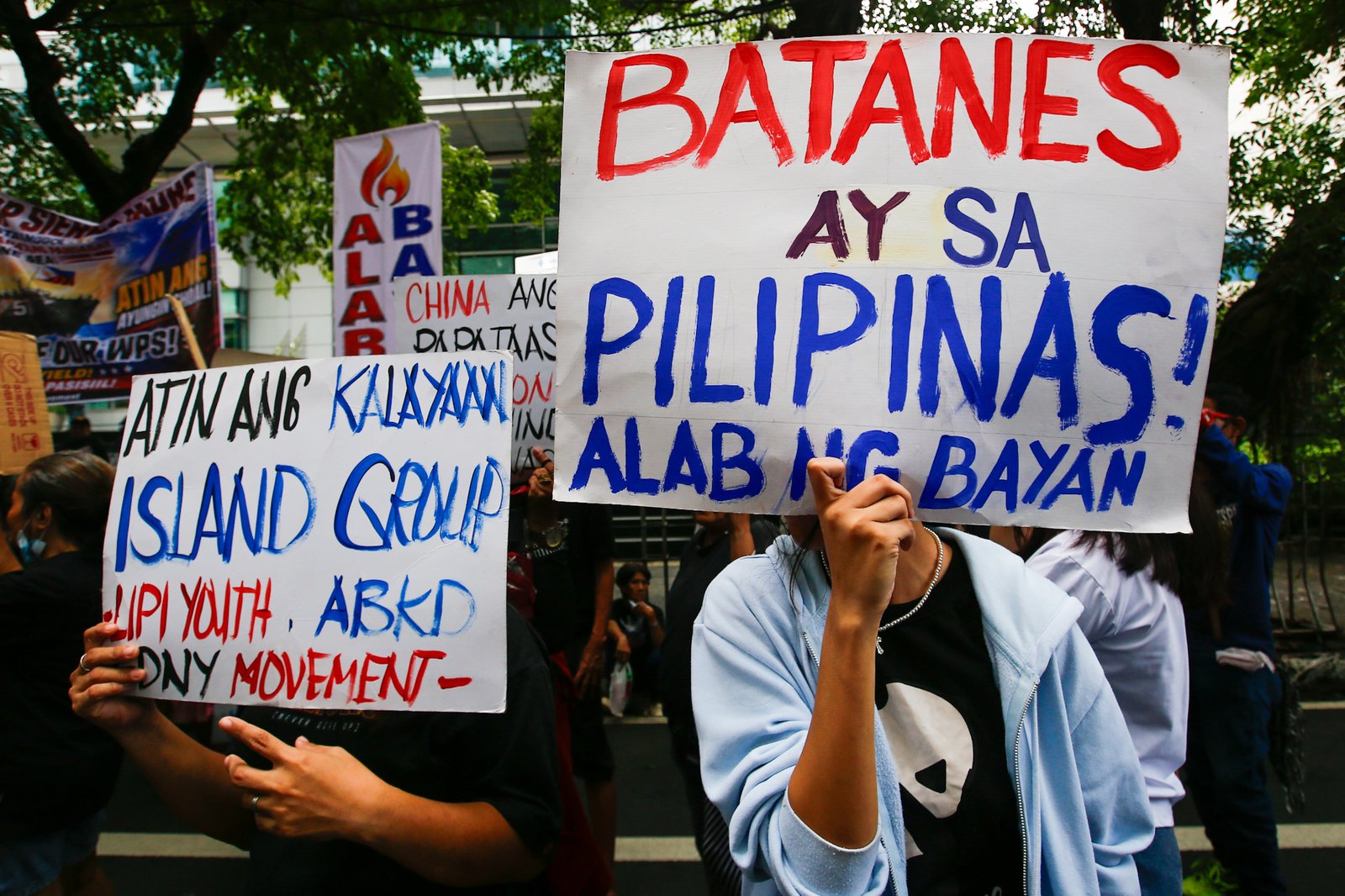 Activists gather outside the Chinese Embassy in Makati City on Monday, 31 August 2026, to protest China’s call for the Philippines to remove the BRP Sierra Madre from Ayungin Shoal. They also urged the Chinese Coast Guard to stop harassing Filipino fishermen and respect the 2016 arbitral ruling.
