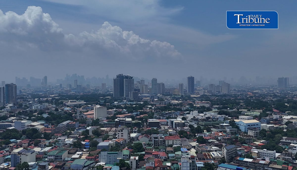 HAZY SKIES OVER METRO MANILA