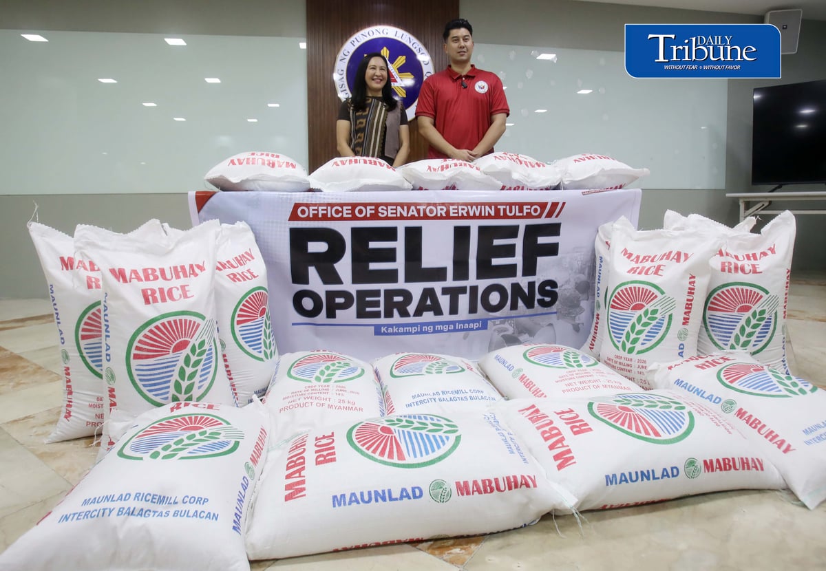 (September 01 2026) Quezon City Mayor Joy Belmonte receives sacks of rice donated from the Office of Senator Erwin Tulfo, represented by the Deputy Chief of Staff Francis Tulfo, during a turnover ceremony at Quezon City Hall on Tuesday, September 1, 2026. The rice will be distributed as relief assistance to residents affected by flooding caused by the enhanced southwest monsoon, including families staying in evacuation centers across Quezon City. The assistance forms part of the local government’s ongoing relief operations for displaced residents and other flood-hit communities in the city. Photo/Analy Labor