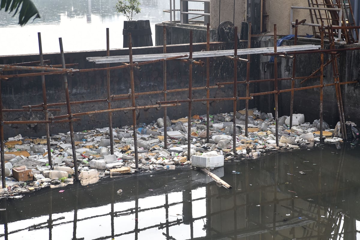 Manila Bay Trash at Libertad Pumping Station