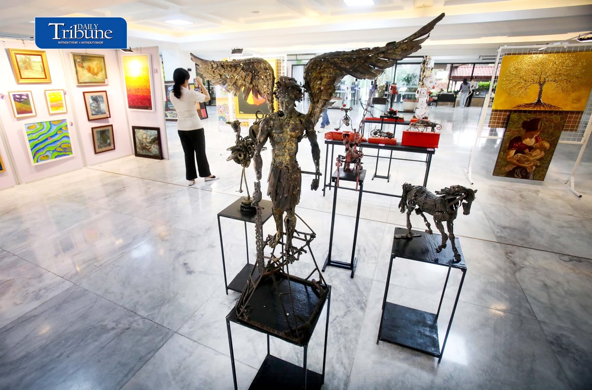 ART FOR A CAUSE 🎨 | Paintings and sculptures by Filipino artists are showcased at the Tahanang Sining Art Exhibition for a Cause 2026 at the House of Representatives in Quezon City.
Running from 1 to 10 September, the fundraising exhibition will allocate a portion of its proceeds to help cancer patients.
📷 Analy Labor