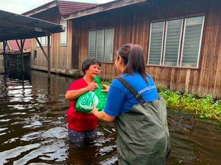 SM City San Fernando distributes Kalinga packs to 300 families in Pampanga