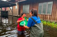 SM City San Fernando distributes Kalinga packs to 300 families in Pampanga