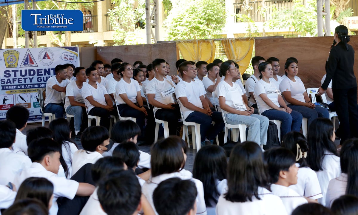 SCHOOL SAFETY DRILL
Members of the Quezon City Police District (QCPD), under the supervision of newly appointed officer-in-charge Brig. Gen. Christopher Olazo, conduct a safety demonstration for students of Quirino High School in Quezon City on Thursday, 3 September 2026, during the National Simultaneous School Safety Drill.
The activity aims to guide students on emergency preparedness and safety procedures.
📷 Analy Labor