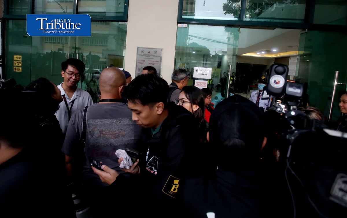 (September 04 2026) Members of the media waiting outside the Hall of Justice ANNEX in Quezon City Hall, on Friday September 4 2026, waiting for the arrive of Vice President Sara Duterte to post a bail after the Quezon City court issued a warrant of arrest against her, on charges of three counts grave threats filed by prosecutors in connection with her outburst during an online press conference where she claimed to have had contracted hitmen to kill members of the First Family. Photo/Analy Labor