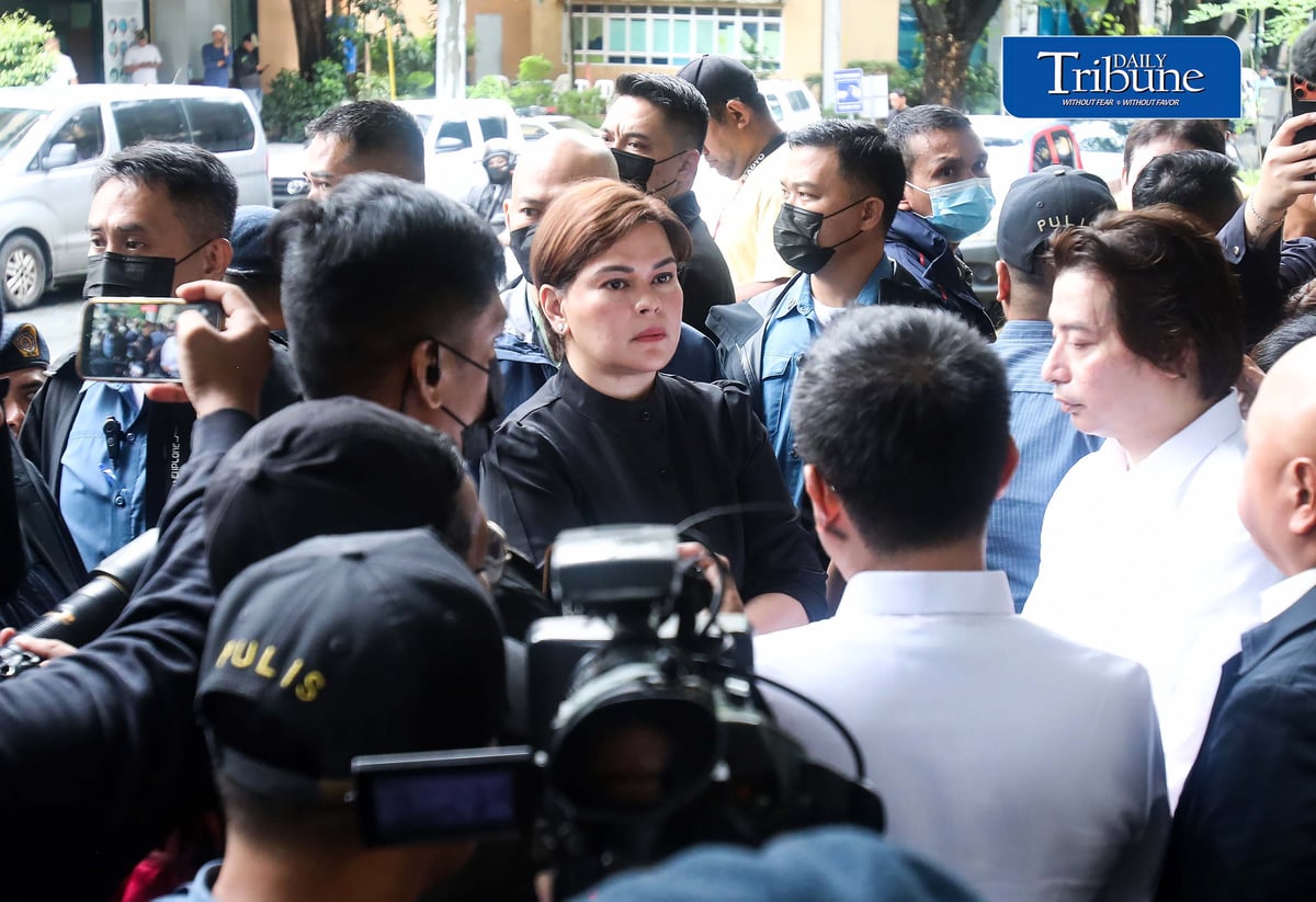 (September 05 2026) Vice President Sara Duterte arrive at the Quezon City Hall of Justice with her counsel, following the issuance of warrant of arrest against her on Saturday September 5 2026, for the three counts of grave threats case involving the first family and former speaker Martin Romualdez. VP Sara requested to the authorities that the Media be allowed to enter the Hall with her, Said she does not feel safe inside the Hall of justice if she entered. Photo/Analy Labor