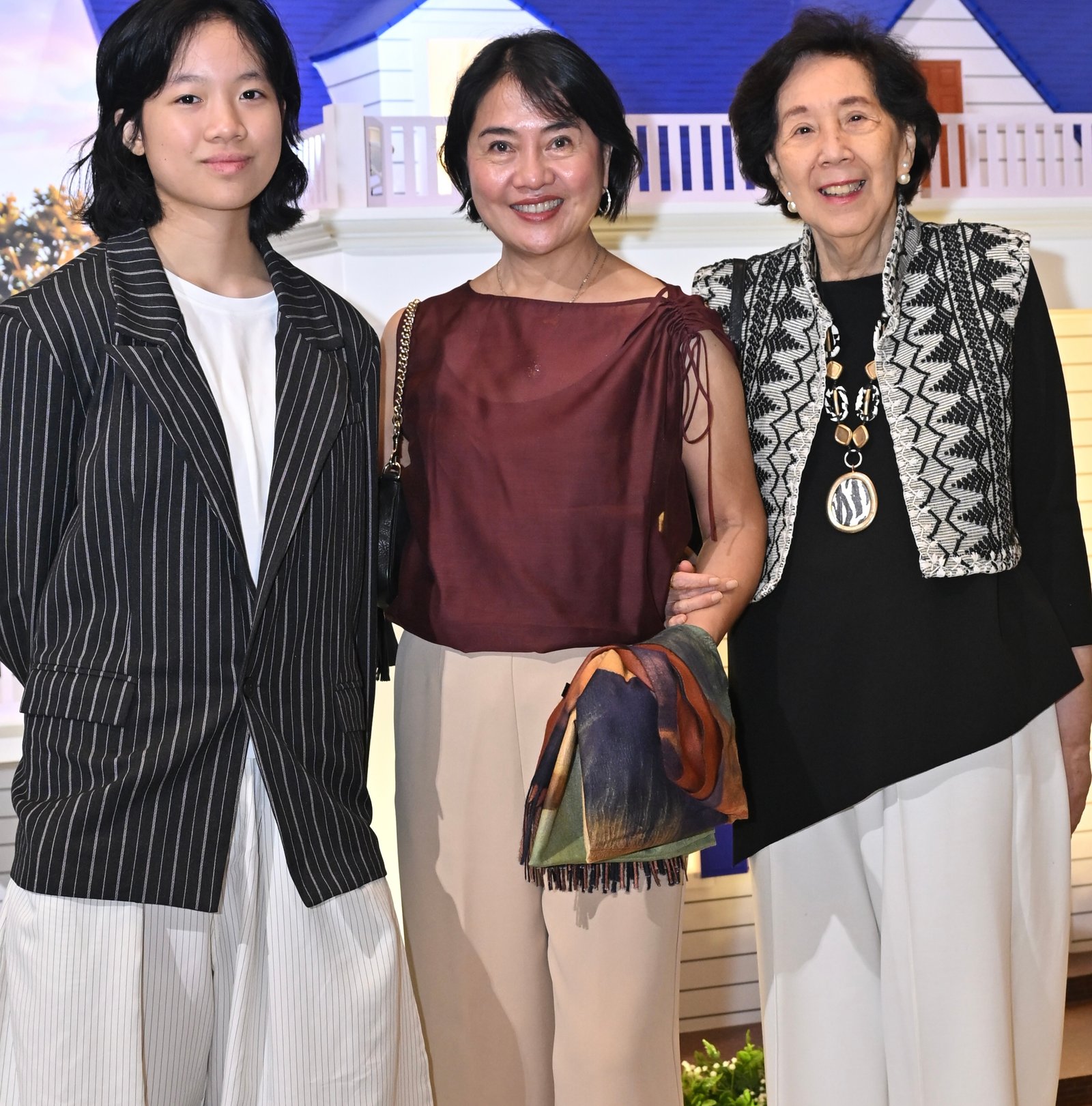 SAMARA Echauz, Rachel Singin and Felicie Seline.