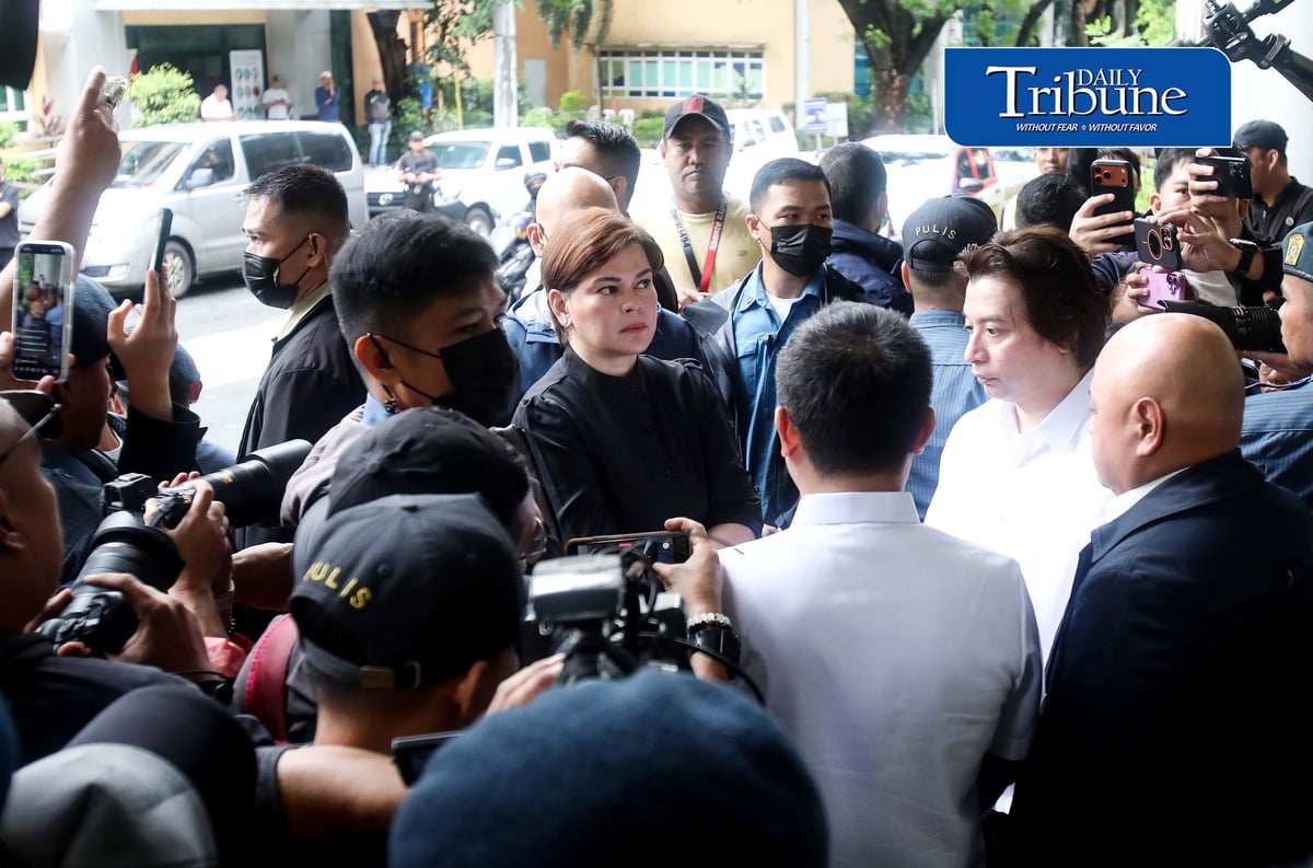(September 05 2026) Vice President Sara Duterte arrive at the Quezon City Hall of Justice with her counsel, following the issuance of warrant of arrest against her on Saturday September 5 2026, for the three counts of grave threats case involving the first family and former speaker Martin Romualdez. VP Sara requested to the authorities that the Media be allowed to enter the Hall with her, Said she does not feel safe inside the Hall of justice if she entered. Photo/Analy Labor