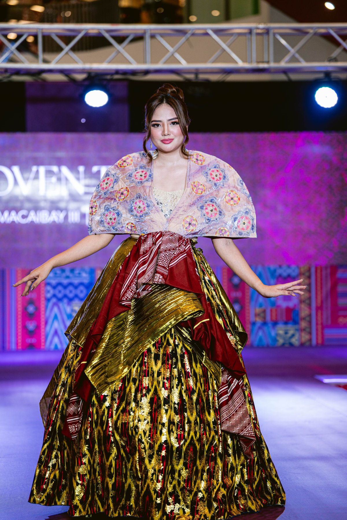 A MODERN take on the classic Baro’t Saya gets a distinctly Mindanaoan treatment, blending traditional weave and contemporary silhouette on the Tela Mindanao runway.