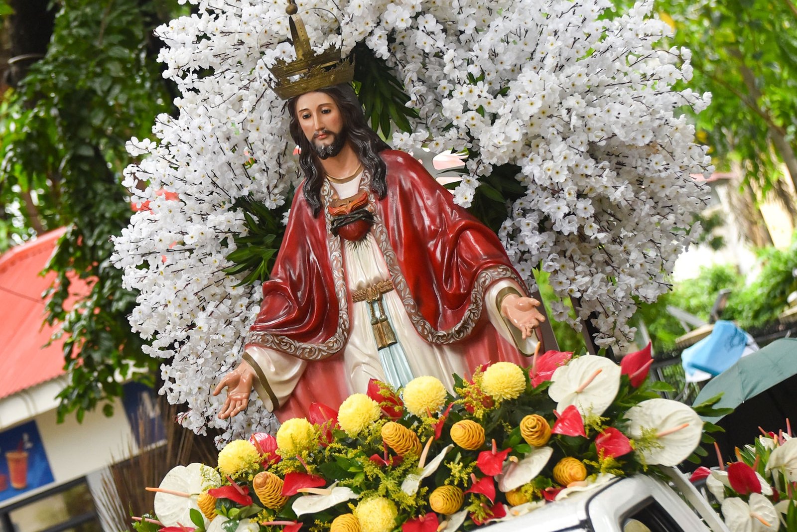 Catholic devotees join the Procesión de las Tres Coronadas y los Santos Patronos along with images of patron saints from parishes and churches across Metro Manila, to honor Nuestra Señora del Buen Suceso at Baclaran Church in Parañaque City, on September 5. l Zedrich Xylak Madrid