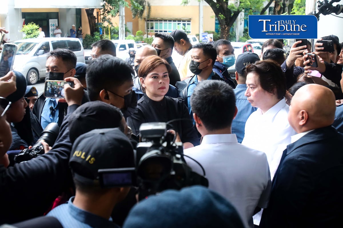 (September 05 2026) Vice President Sara Duterte arrive at the Quezon City Hall of Justice with her counsel, following the issuance of warrant of arrest against her on Saturday September 5 2026, for the three counts of grave threats case involving the first family and former speaker Martin Romualdez. VP Sara requested to the authorities that the Media be allowed to enter the Hall with her, Said she does not feel safe inside the Hall of justice if she entered. Photo/Analy Labor