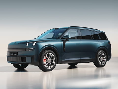 Lynk & Co expands dealership ahead of 900 debut