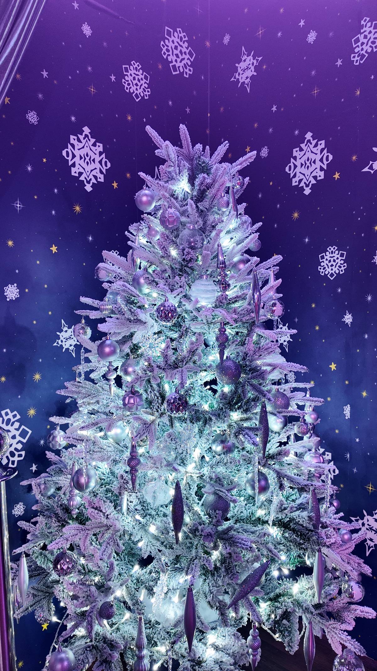 SILVER Christmas Tree.