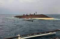 1 dies as boat capsizes off Antique