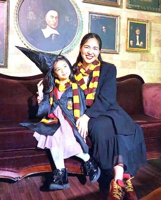 AICELLE Santos with daughter Zandrine at the Yule Ball Manila.