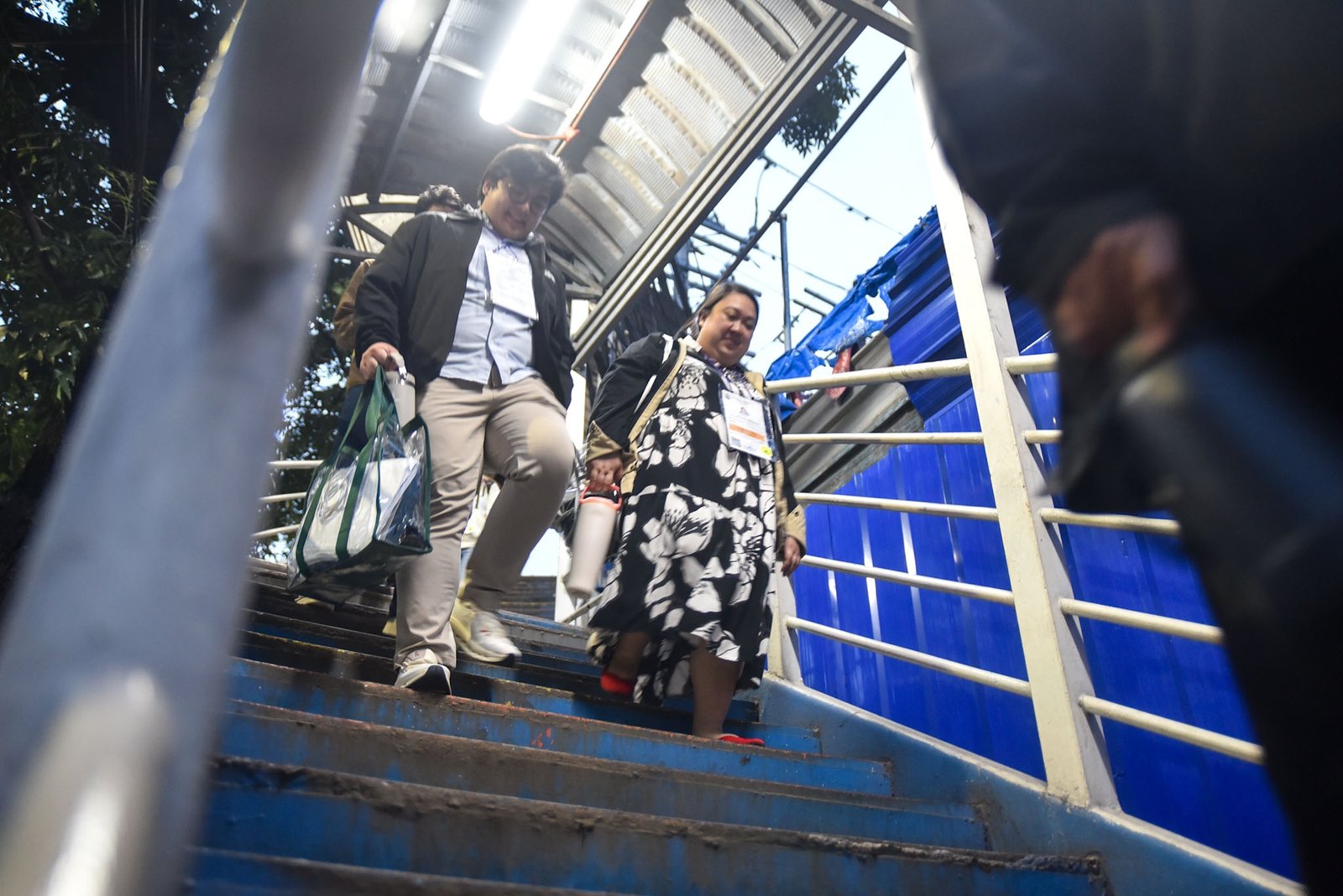 Families and supporters welcomed aspiring lawyers with the  as they complete the 1st day of the 2026 Bar examinations near at the San Beda University testing center in Manila, on September 6. l Zedrich Xylak Madrid