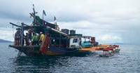 Fishermen resist demolition