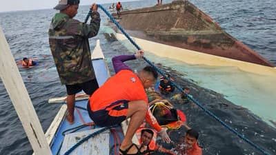 8 rescued, 1 dead after motorboat capsizes off Antique