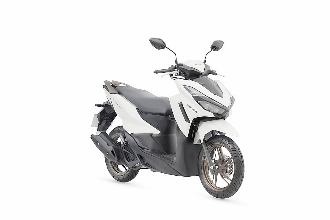 LIMITED to 20,000 units, the Click125 Smart Edition White will be offered through Honda Exclusive Shops nationwide.