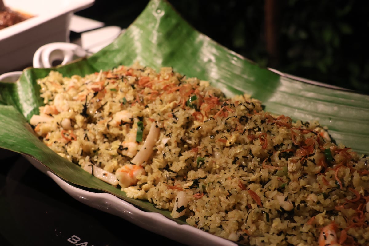 NASI Goreng Kuning: Seafood Fried Rice with Turmeric
