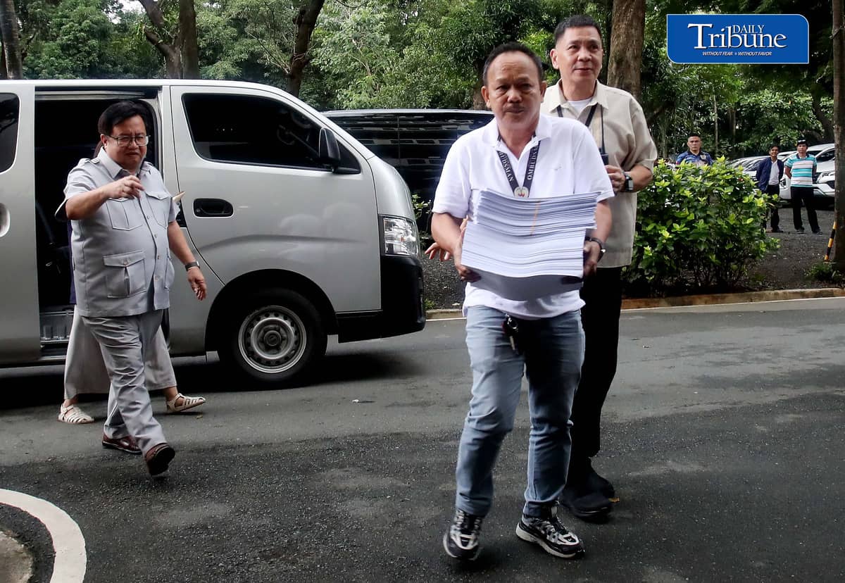 PLUNDER CASE FILED VS ROMUALDEZ
Assistant Ombudsman Mico Clavano arrives at the Sandiganbayan on Monday, 7 September 2026, to file a plunder case against former House Speaker and incumbent Leyte 1st District Rep. Martin Romualdez over his alleged links to anomalous flood control projects.
Photo by Analy Labor