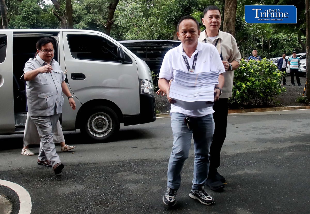 PLUNDER CASE FILED VS ROMUALDEZ
Assistant Ombudsman Mico Clavano arrives at the Sandiganbayan on Monday, 7 September 2026, to file a plunder case against former House Speaker and incumbent Leyte 1st District Rep. Martin Romualdez over his alleged links to anomalous flood control projects.
Photo by Analy Labor