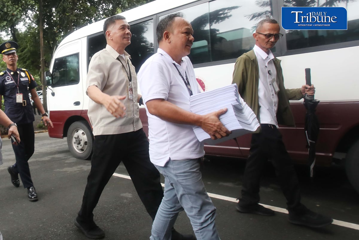 PLUNDER CASE FILED VS ROMUALDEZ
Assistant Ombudsman Mico Clavano arrives at the Sandiganbayan on Monday, 7 September 2026, to file a plunder case against former House Speaker and incumbent Leyte 1st District Rep. Martin Romualdez over his alleged links to anomalous flood control projects.
Photo by Analy Labor