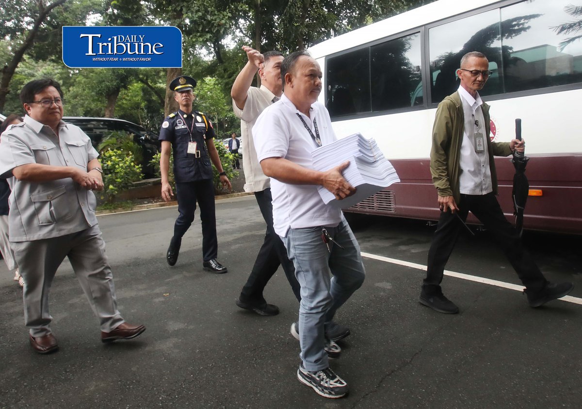 PLUNDER CASE FILED VS ROMUALDEZ
Assistant Ombudsman Mico Clavano arrives at the Sandiganbayan on Monday, 7 September 2026, to file a plunder case against former House Speaker and incumbent Leyte 1st District Rep. Martin Romualdez over his alleged links to anomalous flood control projects.
Photo by Analy Labor