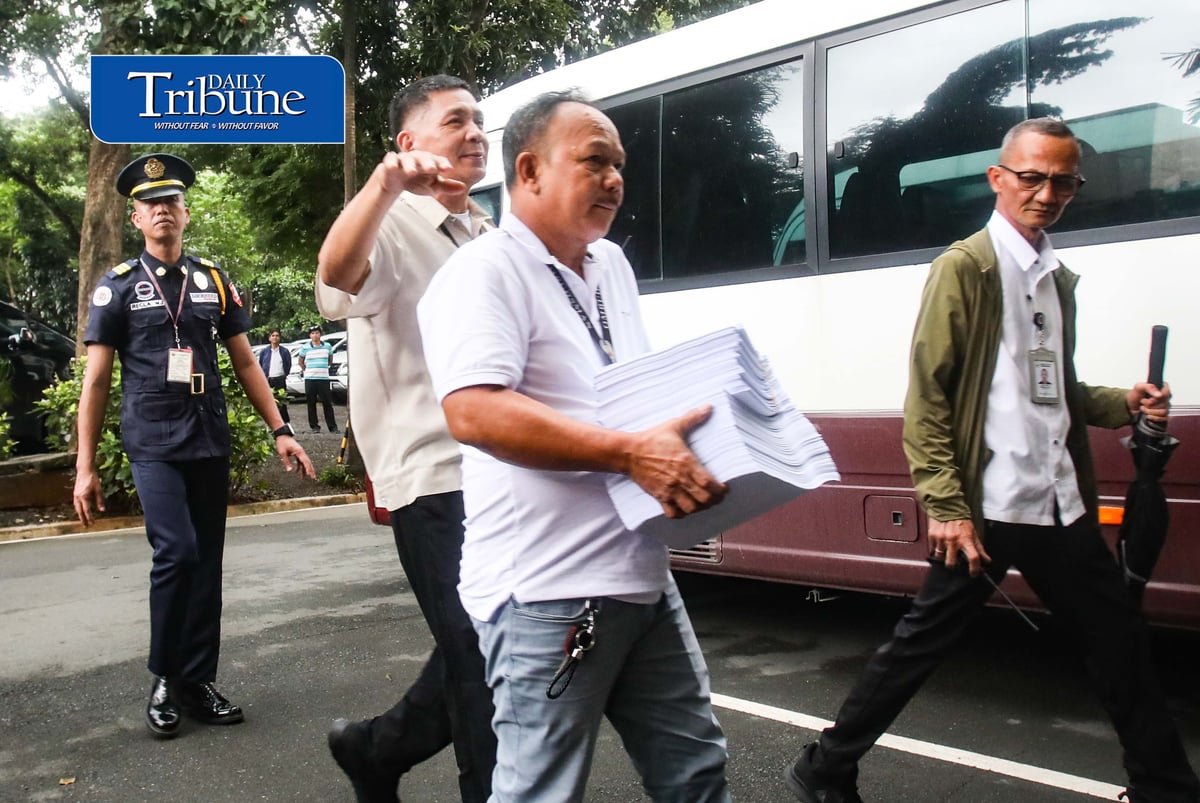 PLUNDER CASE FILED VS ROMUALDEZ
Assistant Ombudsman Mico Clavano arrives at the Sandiganbayan on Monday, 7 September 2026, to file a plunder case against former House Speaker and incumbent Leyte 1st District Rep. Martin Romualdez over his alleged links to anomalous flood control projects.
Photo by Analy Labor