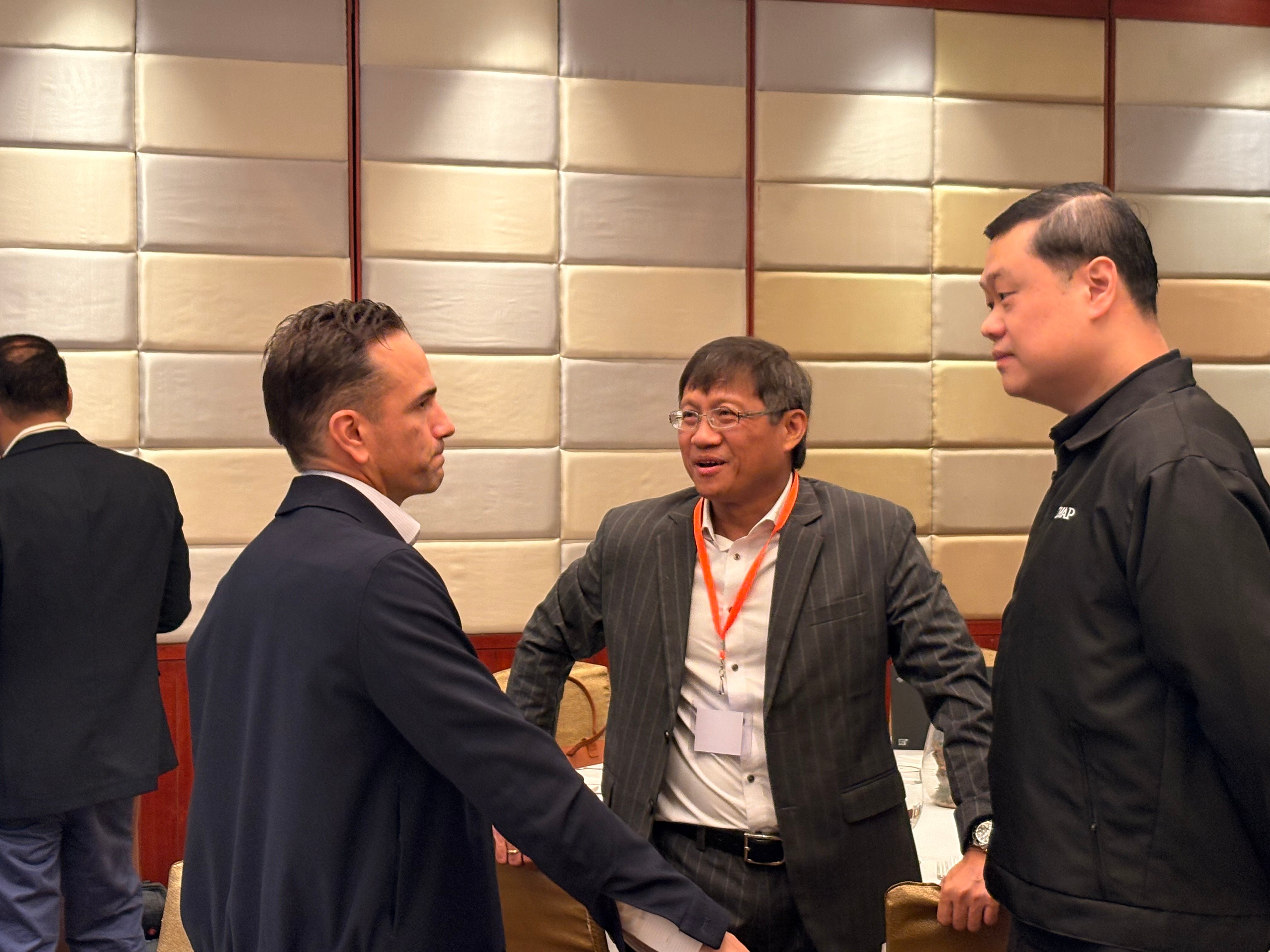 Phl CEOs stay bullish as risks mount