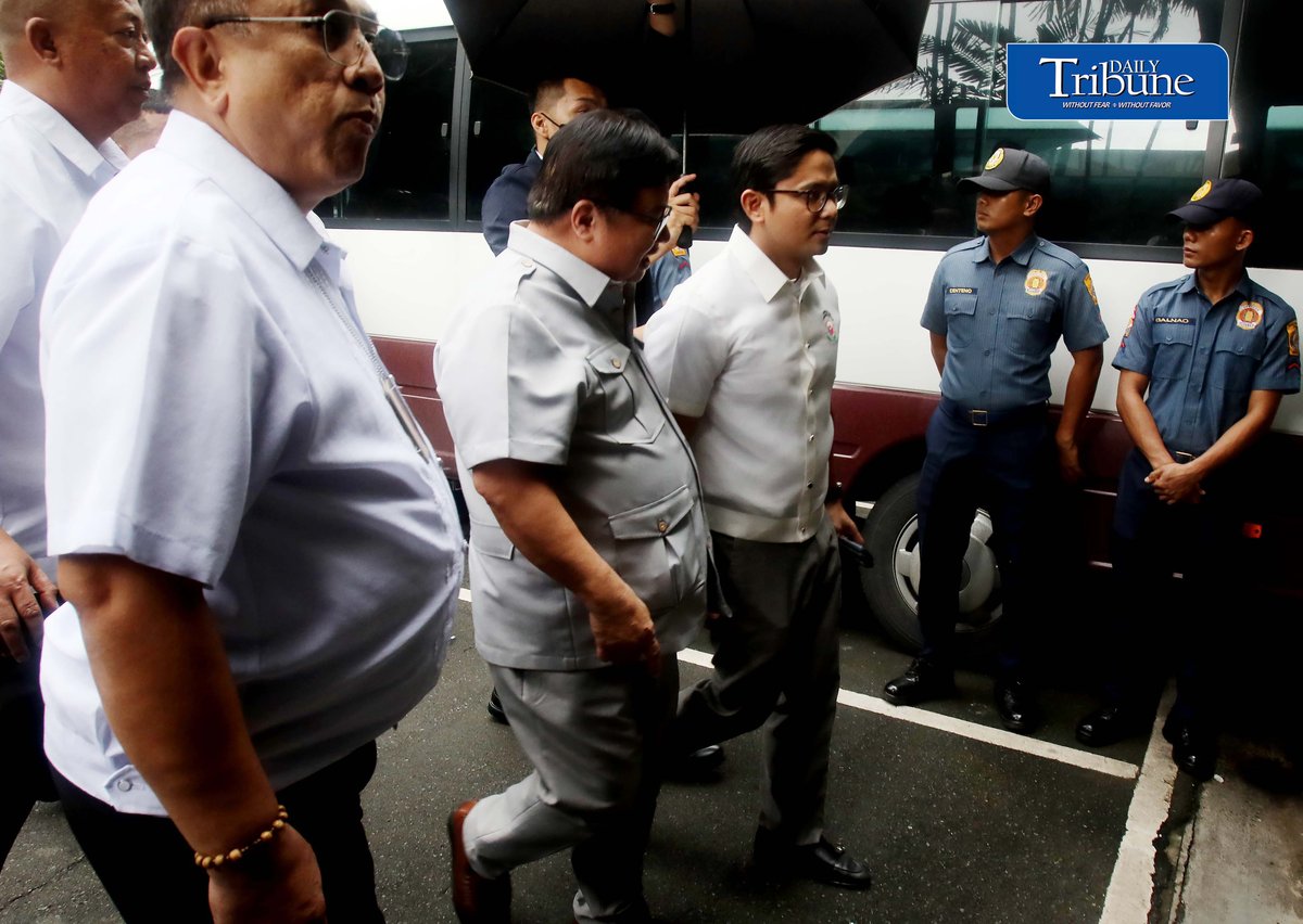 PLUNDER CASE FILED VS ROMUALDEZ
Assistant Ombudsman Mico Clavano arrives at the Sandiganbayan on Monday, 7 September 2026, to file a plunder case against former House Speaker and incumbent Leyte 1st District Rep. Martin Romualdez over his alleged links to anomalous flood control projects.
Photo by Analy Labor