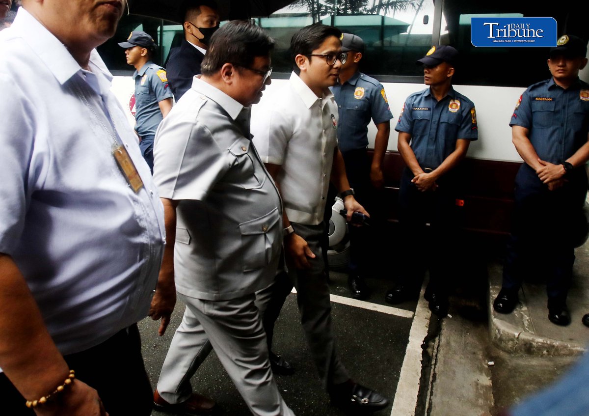 PLUNDER CASE FILED VS ROMUALDEZ
Assistant Ombudsman Mico Clavano arrives at the Sandiganbayan on Monday, 7 September 2026, to file a plunder case against former House Speaker and incumbent Leyte 1st District Rep. Martin Romualdez over his alleged links to anomalous flood control projects.
Photo by Analy Labor