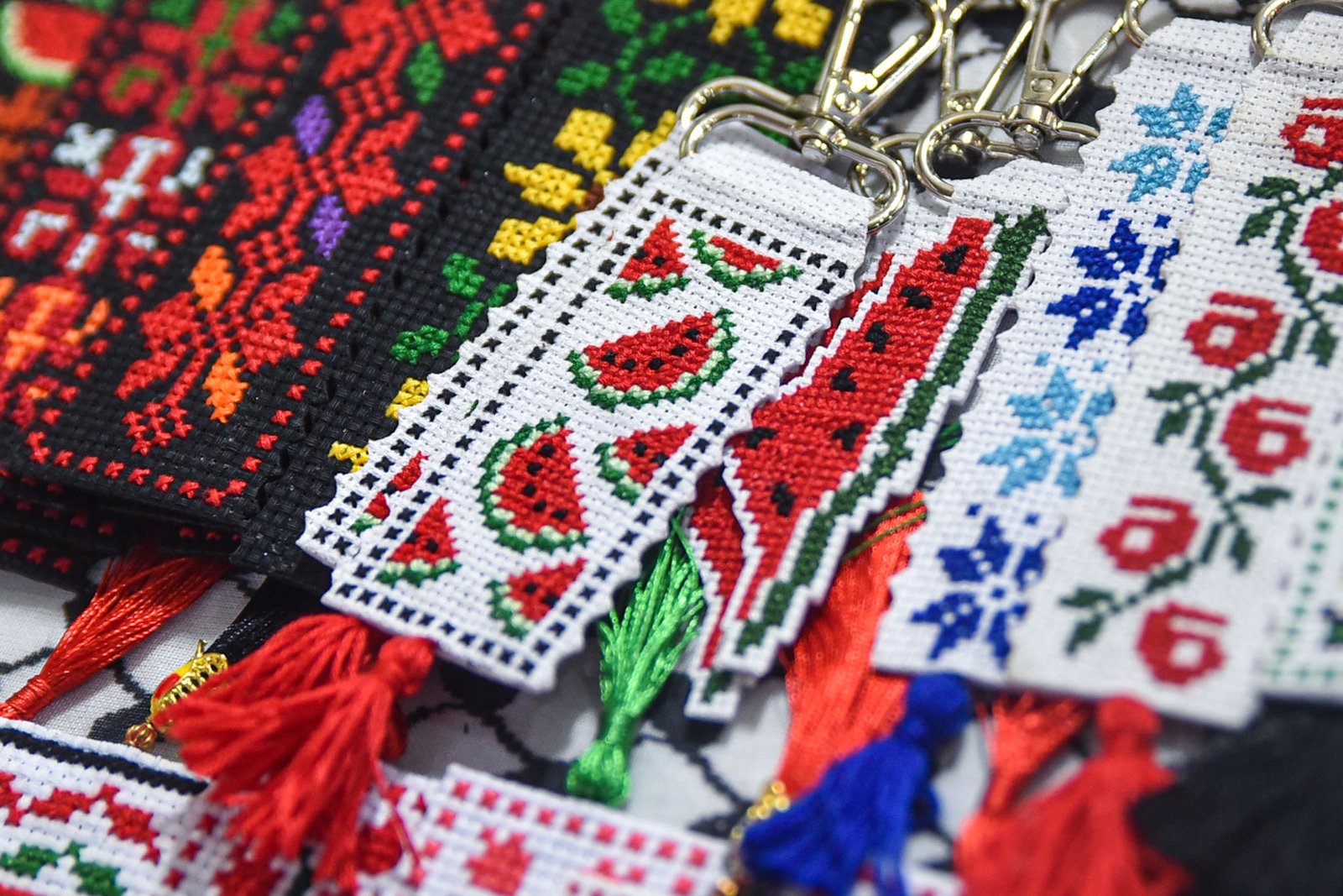Handcraft bookmarks, accessories and Tatriz items along with homemade sweets are on display at the Gaza Candle and Tatriz Asia booths at Greenhills Shopping Centre in San Juan City, on September 8. l Zedrich Xylak Madrid