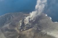 Indonesia flights resume after volcanic eruption