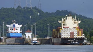 Panama Canal weighs further transit 
cuts amid El Niño