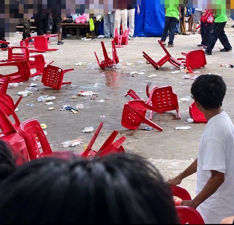 Melee mars Borongan religious festival