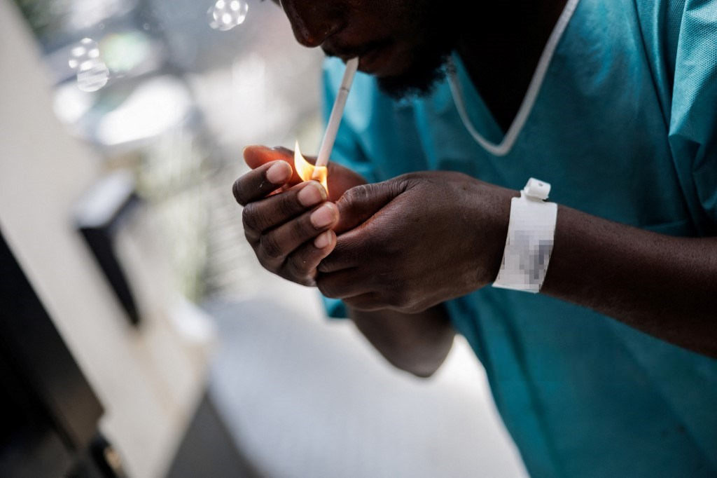 Second-hand smoke linked to nearly 1.7-M deaths globally
