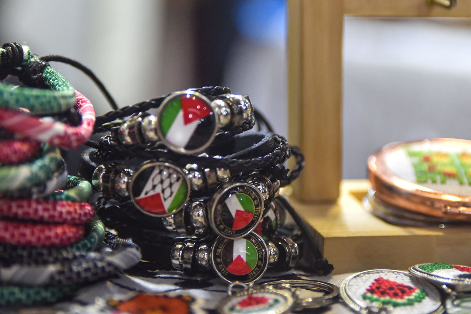 Handcraft bookmarks, accessories and Tatriz items along with homemade sweets are on display at the Gaza Candle and Tatriz Asia booths at Greenhills Shopping Centre in San Juan City, on September 8. l Zedrich Xylak Madrid