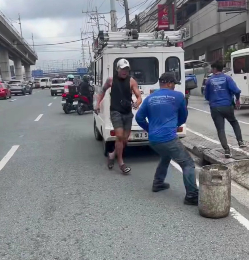Cyclist, van passengers clash over Antipolo traffic dispute