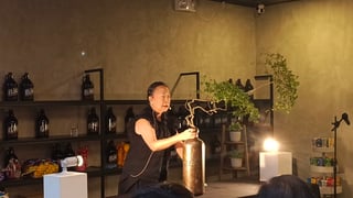 Furoshiki and Ikebana: traditions that keep unfolding