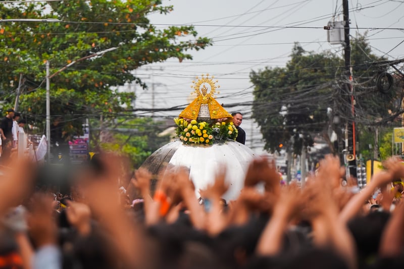 Traslacion procession draws over 800,000 devotees to Naga City as opinions clash over ‘no liquor ban’ decision